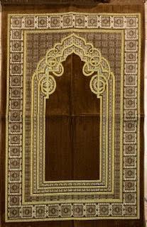 Prayer Rug Luxury Padded with Turkish cutwork design